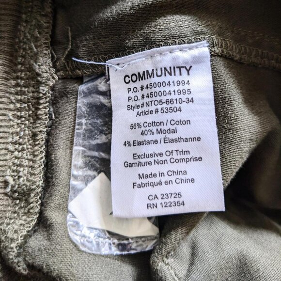 Aritzia Community forest green joggers pants, women's medium - Picture 5 of 6